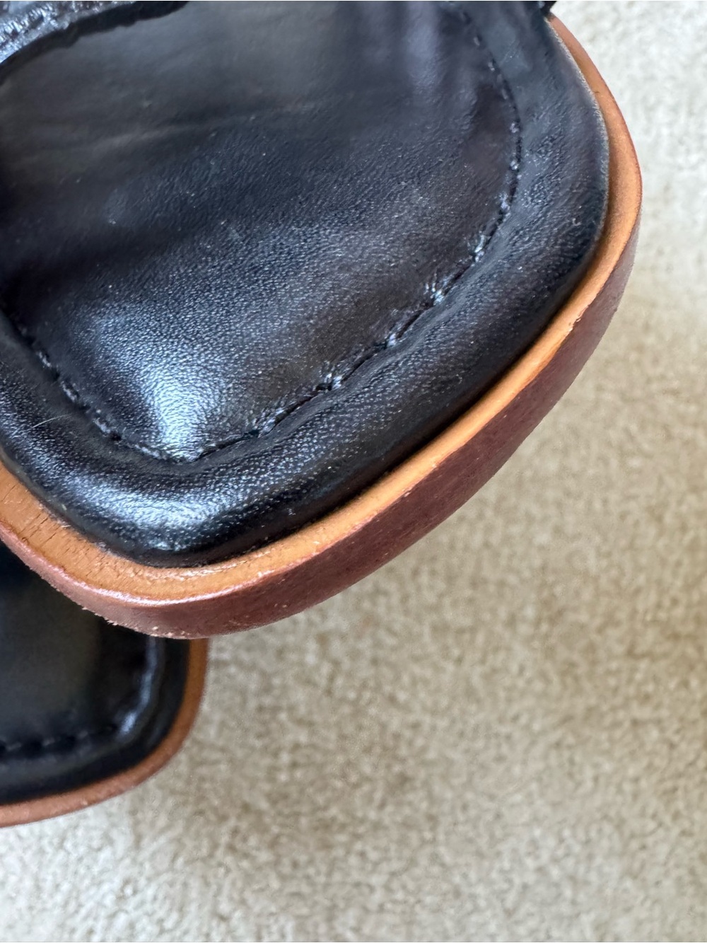 ❣️NWOB❣️Schultz Black Octavia Flat Leather Sandals - Picture 5 of 10